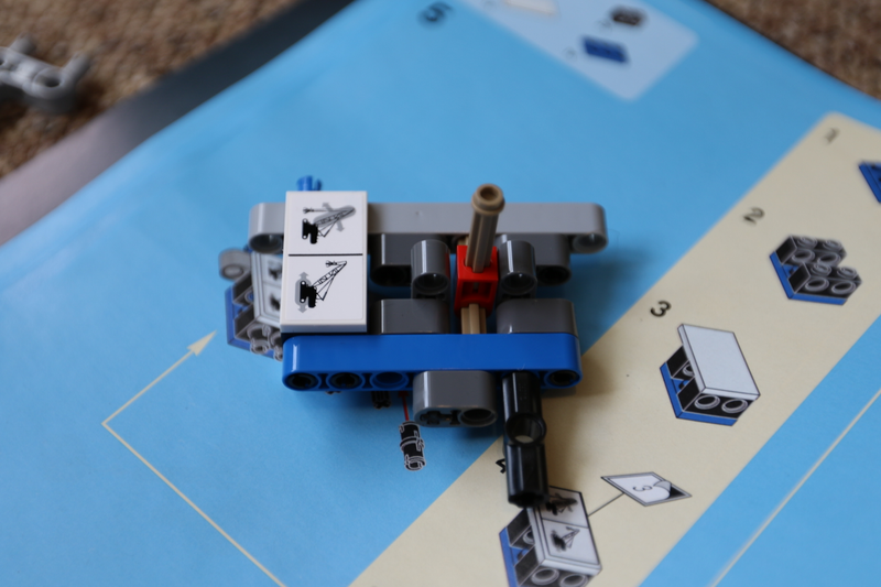 Illustration for article titled Lego Technic Crawler Crane: The Oppo Review